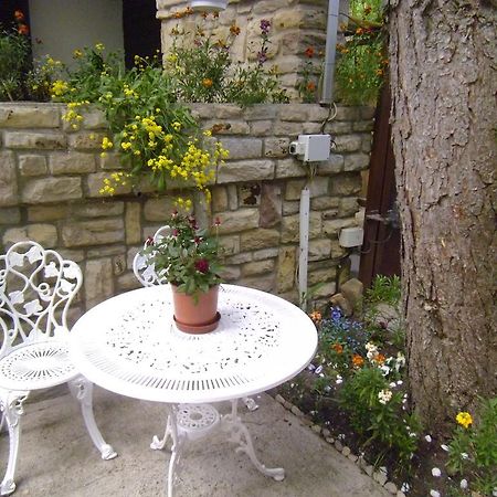 Garden Etterem Kavezo Es Panzio Tahitófalu Bagian luar foto