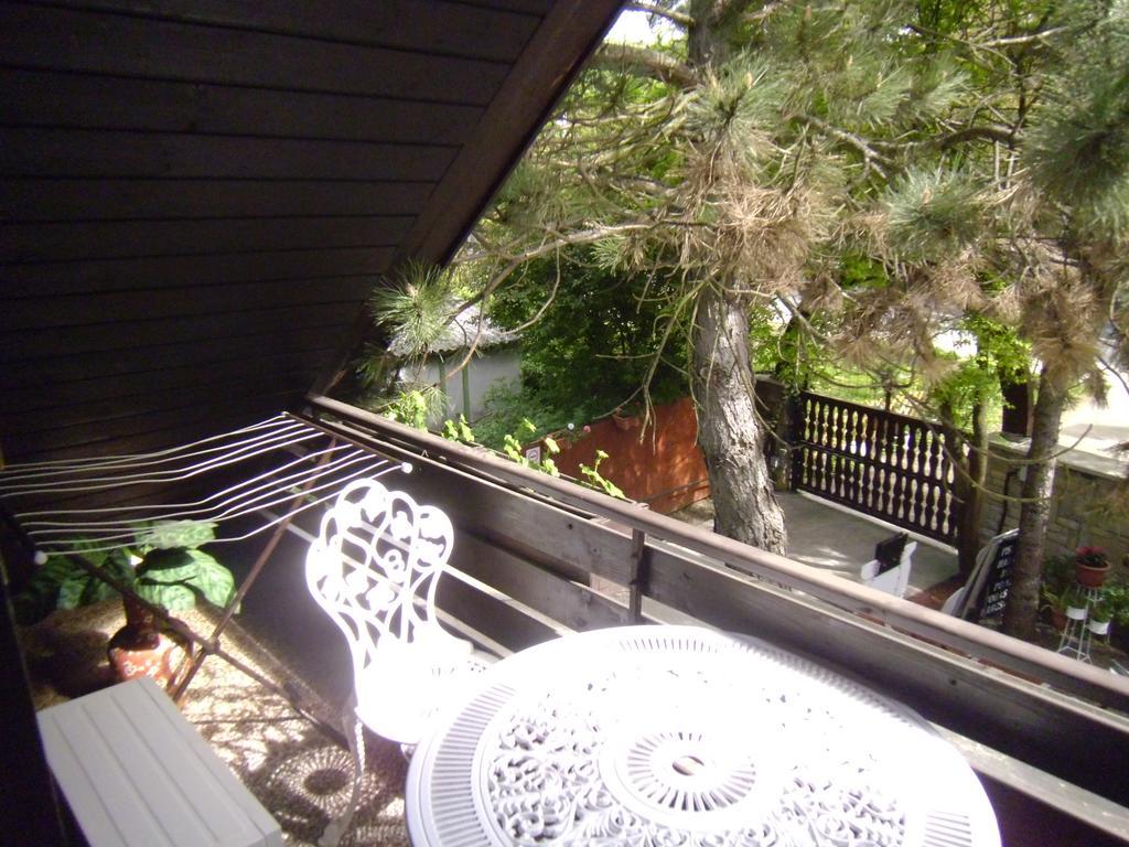 Garden Etterem Kavezo Es Panzio Tahitófalu Bagian luar foto