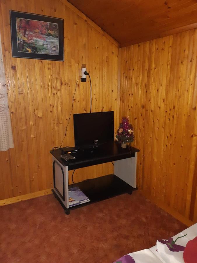 Garden Etterem Kavezo Es Panzio Tahitófalu Bagian luar foto